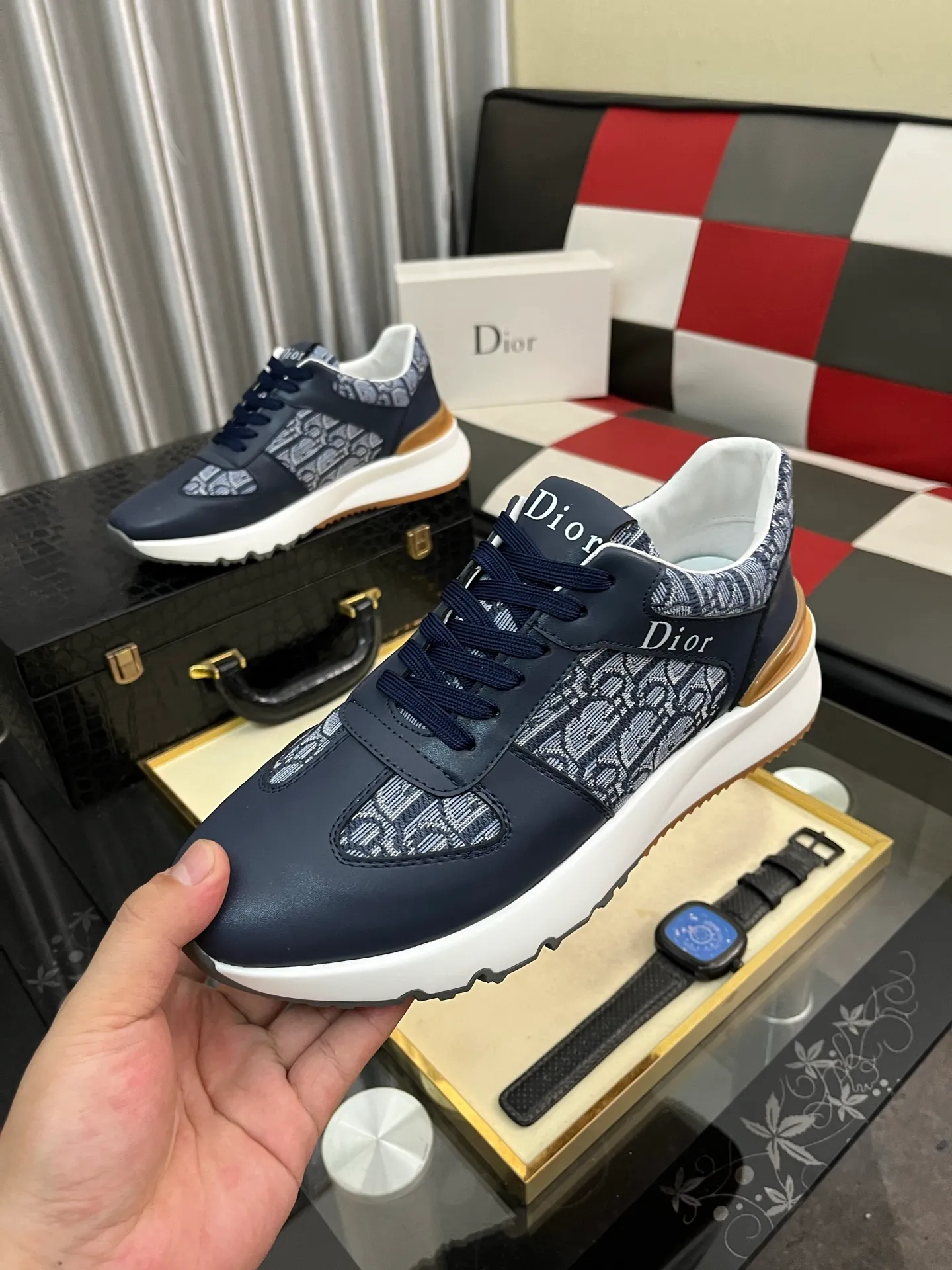Men's Men's Shoes 💰458⌚️⌚️Dior [Dior] men's casual and trendy shoes are on the market! Strong British fashion style, the upper is made of nubuck leather with printed fabrics, comfortable pigskin lining, and original molded outsole. Designed by European and American masters, the perfect shape creates high quality, super versatile and very comfortable. High-end without losing taste, fashionable and novel! Code number: 38～443️⃣Colors available
